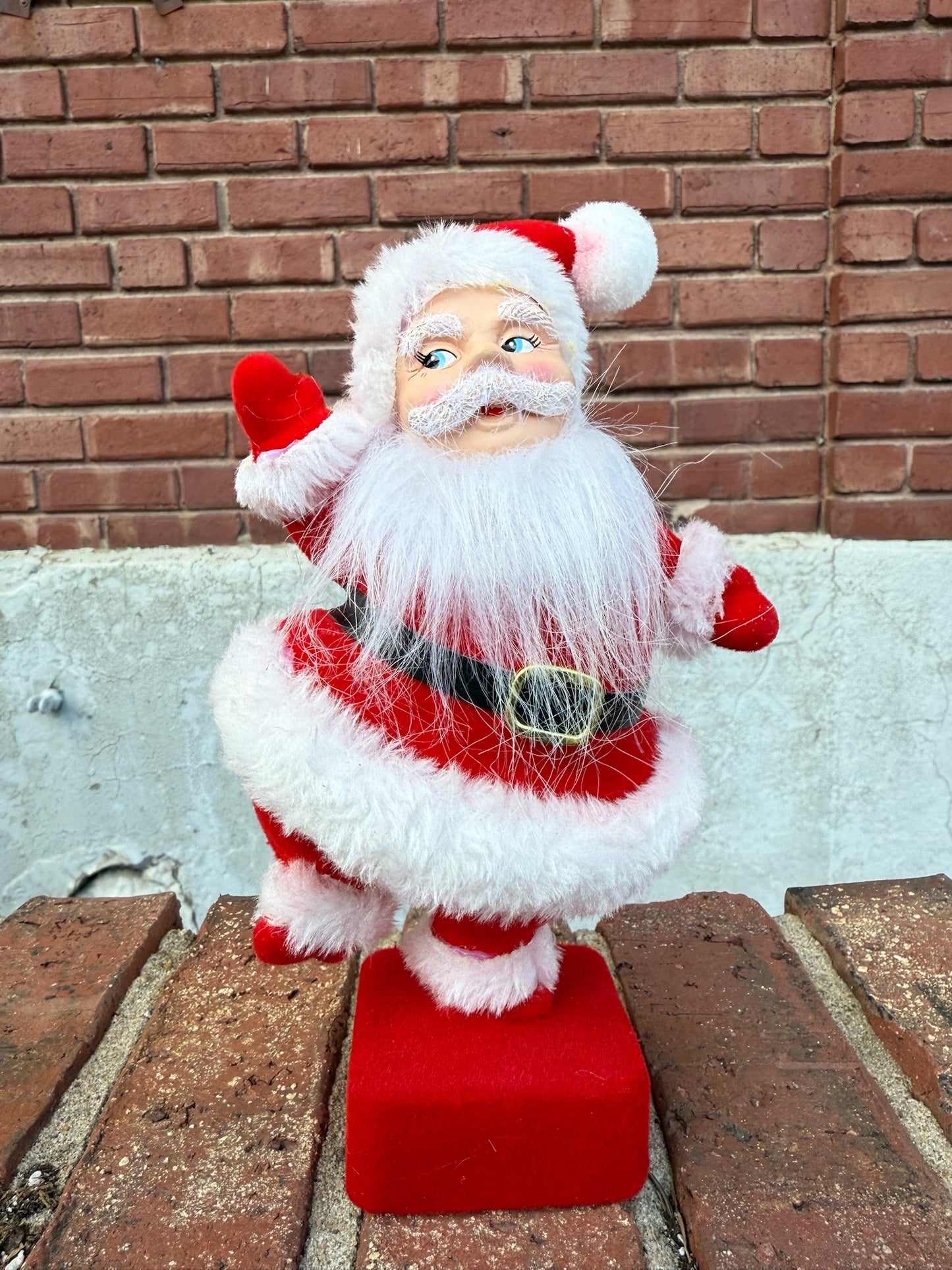 Retro Dancing Santa Figurine - Red